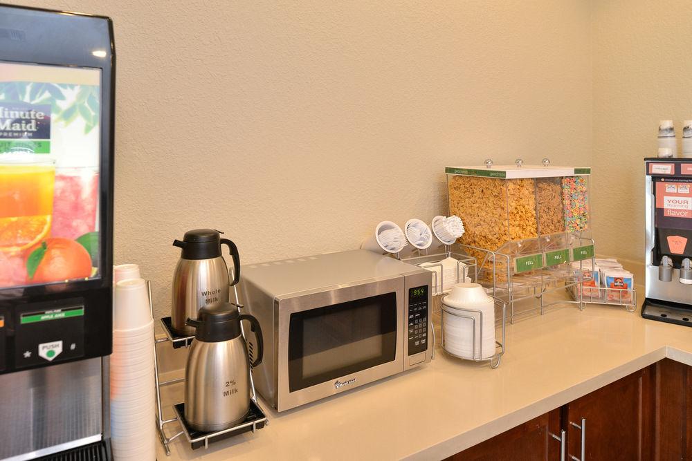 Comfort Inn & Suites Victoria North Zewnętrze zdjęcie